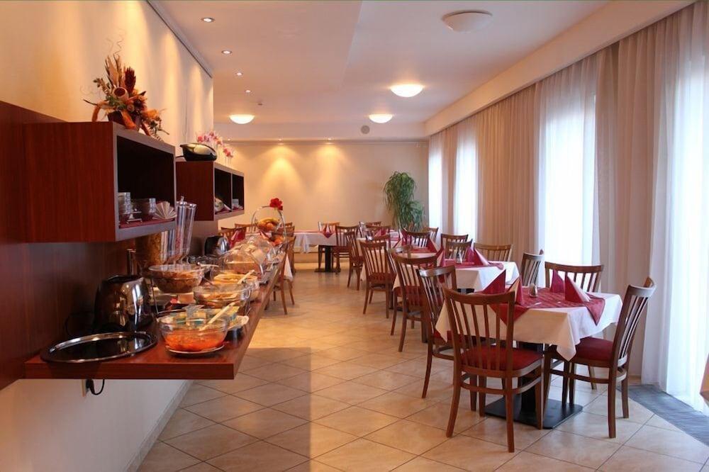 Hotel Popelka Praga Restaurante foto